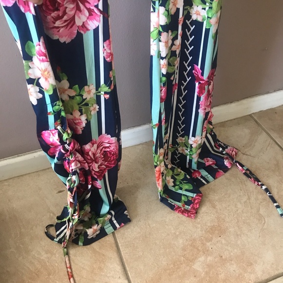 Floral jumpsuit - Picture 3 of 4